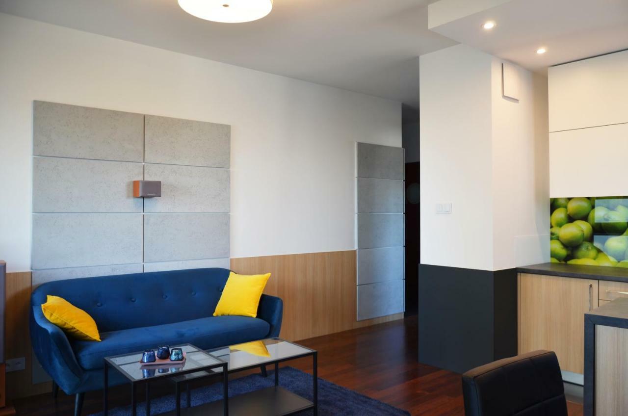 Aleja Wyscigowa 4C By Homeprime Warsaw Exterior photo
